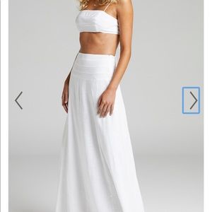 SHOWPO 	
AMALIE THE LABEL - TWO PIECE SET IN WHITE